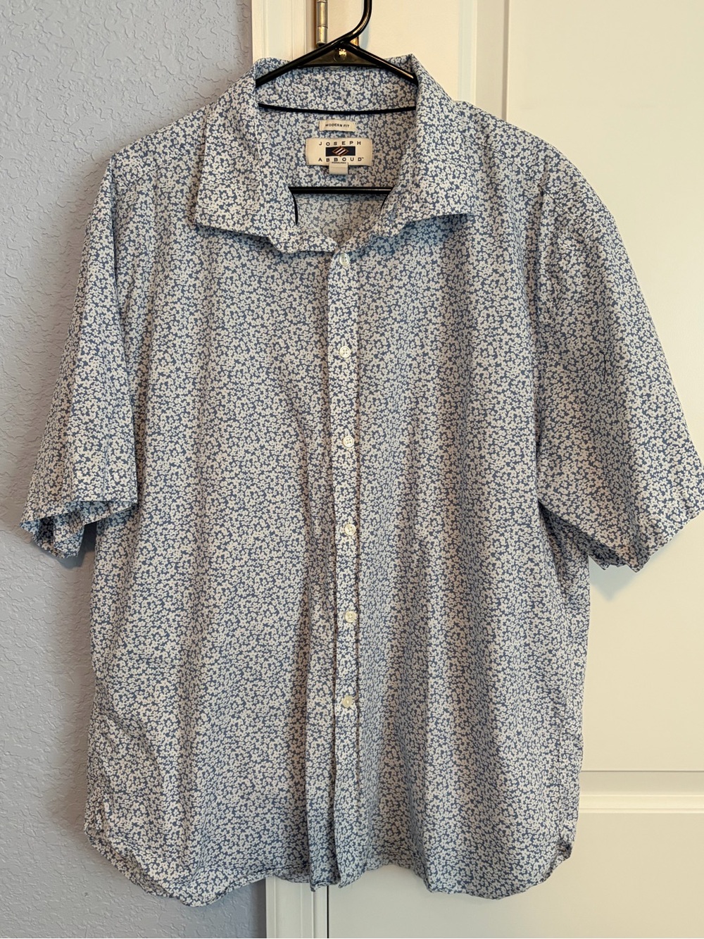 Joseph Abboud Light Blue Floral Short-Sleeve Button-Down Shirt